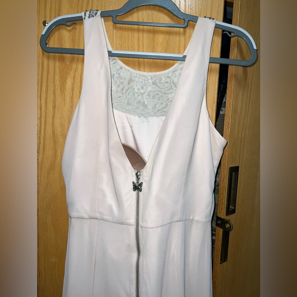 Gown - Picture 3 of 5